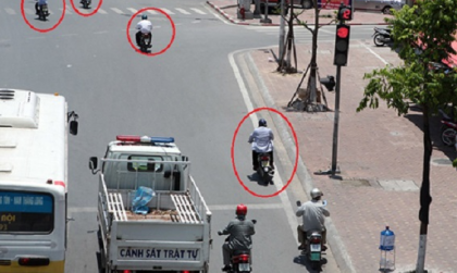 Nghị định 168 - Lỗi trừ 4 điểm GPLX: Điều khiển xe máy không chấp hành hiệu lệnh của đèn tín hiệu giao thông, vượt đèn đỏ